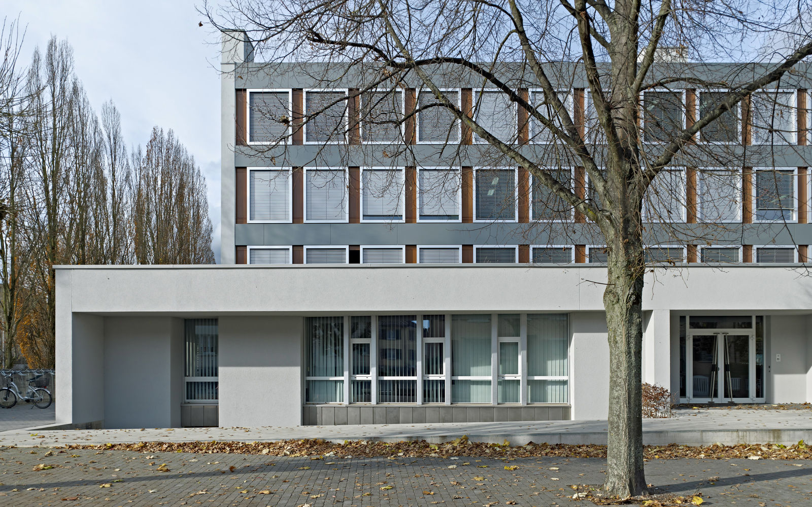 B 05 Kantonsschule Romanshorn cover 5x8